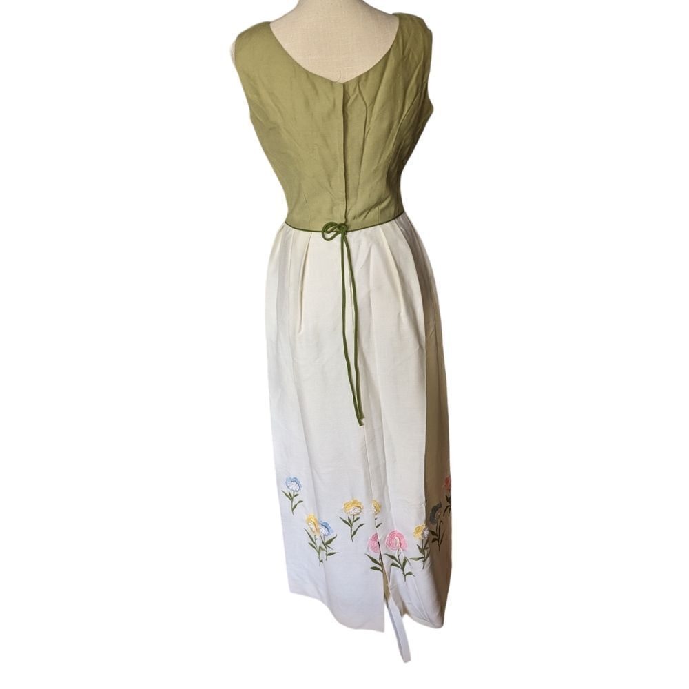 60s Vintage union made green and white dress with embroidered flowers MCM